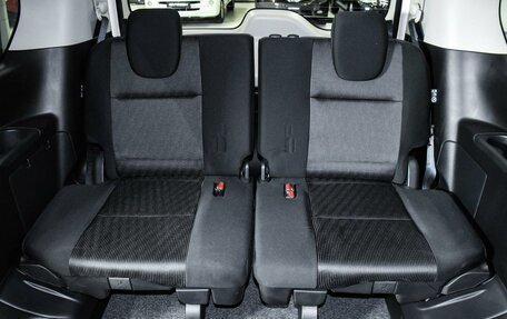 Nissan Serena IV, 2019 год, 2 099 000 рублей, 13 фотография