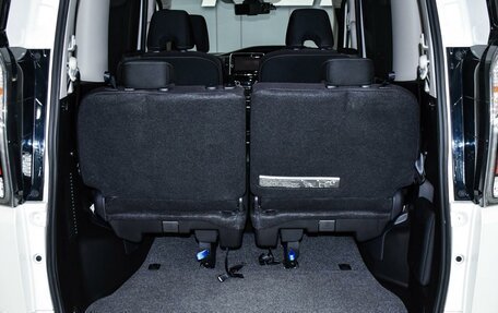 Nissan Serena IV, 2019 год, 2 099 000 рублей, 28 фотография