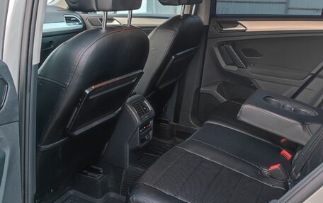 Volkswagen Tiguan II, 2017 год, 2 000 000 рублей, 18 фотография