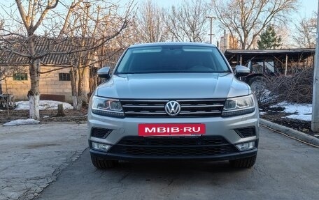 Volkswagen Tiguan II, 2017 год, 2 000 000 рублей, 10 фотография