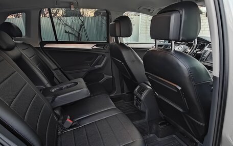 Volkswagen Tiguan II, 2017 год, 2 000 000 рублей, 27 фотография