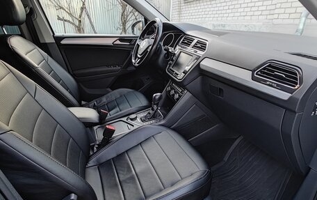 Volkswagen Tiguan II, 2017 год, 2 000 000 рублей, 26 фотография