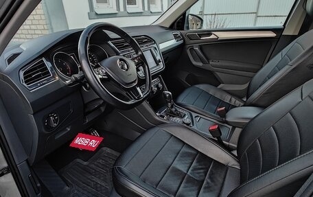 Volkswagen Tiguan II, 2017 год, 2 000 000 рублей, 24 фотография