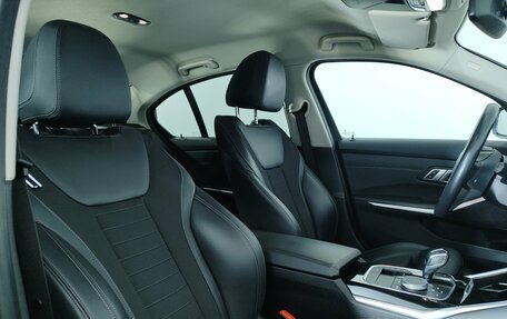 BMW 3 серия, 2019 год, 3 350 000 рублей, 21 фотография