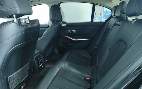 BMW 3 серия, 2019 год, 3 350 000 рублей, 23 фотография