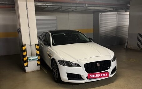 Jaguar XF II, 2016 год, 1 950 000 рублей, 2 фотография