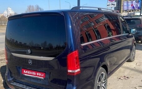 Mercedes-Benz V-Класс, 2017 год, 5 200 000 рублей, 3 фотография