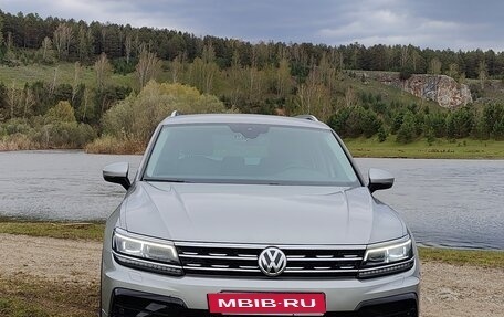Volkswagen Tiguan II, 2019 год, 3 555 555 рублей, 2 фотография