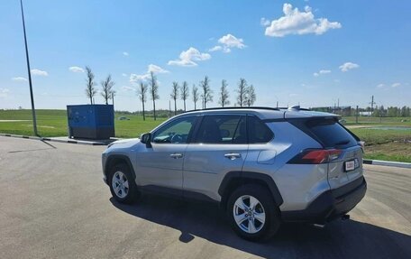 Toyota RAV4, 2019 год, 3 350 000 рублей, 2 фотография