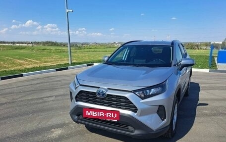 Toyota RAV4, 2019 год, 3 350 000 рублей, 7 фотография