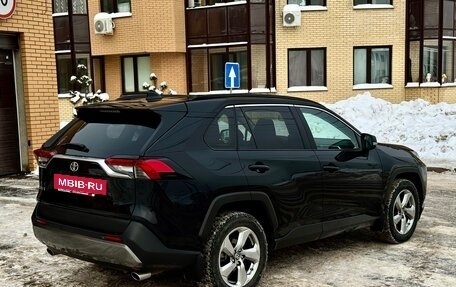 Toyota RAV4, 2019 год, 3 030 000 рублей, 4 фотография