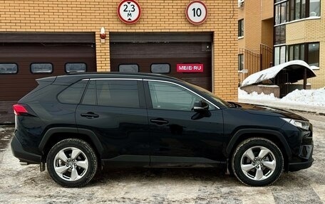 Toyota RAV4, 2019 год, 3 030 000 рублей, 5 фотография