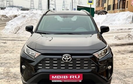 Toyota RAV4, 2019 год, 3 030 000 рублей, 2 фотография