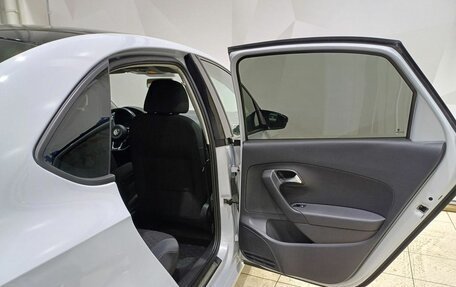 Volkswagen Polo VI (EU Market), 2018 год, 1 135 000 рублей, 28 фотография