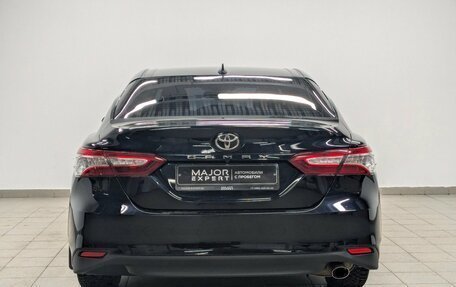 Toyota Camry, 2021 год, 3 420 000 рублей, 3 фотография