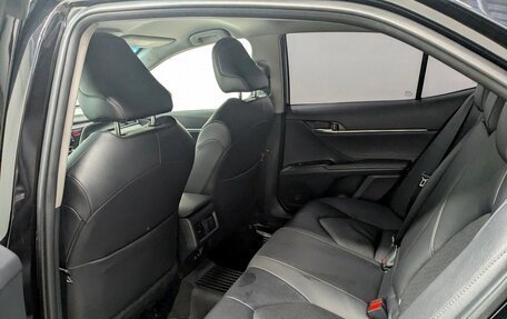 Toyota Camry, 2021 год, 3 420 000 рублей, 5 фотография