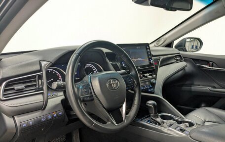 Toyota Camry, 2021 год, 3 420 000 рублей, 7 фотография