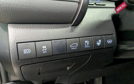 Toyota Camry, 2021 год, 3 420 000 рублей, 10 фотография