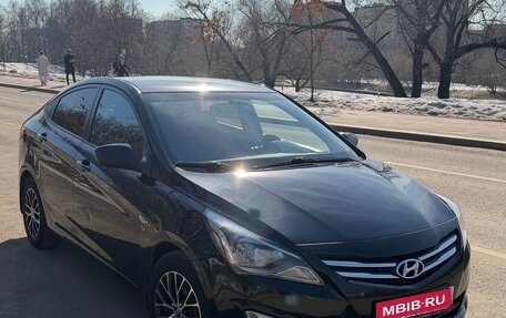 Hyundai Solaris II рестайлинг, 2015 год, 1 070 000 рублей, 1 фотография