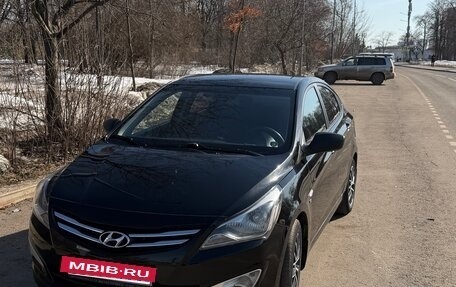 Hyundai Solaris II рестайлинг, 2015 год, 1 070 000 рублей, 2 фотография