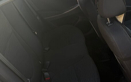 Hyundai Solaris II рестайлинг, 2015 год, 1 070 000 рублей, 13 фотография