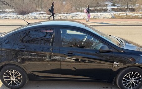 Hyundai Solaris II рестайлинг, 2015 год, 1 070 000 рублей, 5 фотография