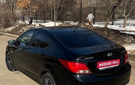 Hyundai Solaris II рестайлинг, 2015 год, 1 070 000 рублей, 6 фотография