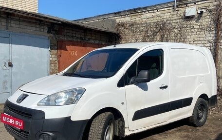 Peugeot Partner II рестайлинг 2, 2012 год, 550 000 рублей, 2 фотография