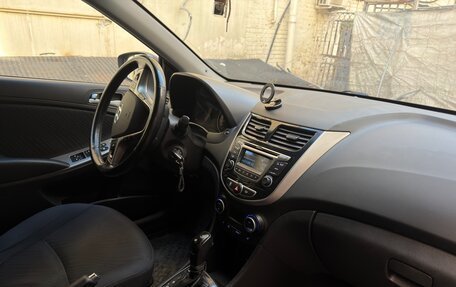 Hyundai Solaris II рестайлинг, 2015 год, 940 000 рублей, 7 фотография