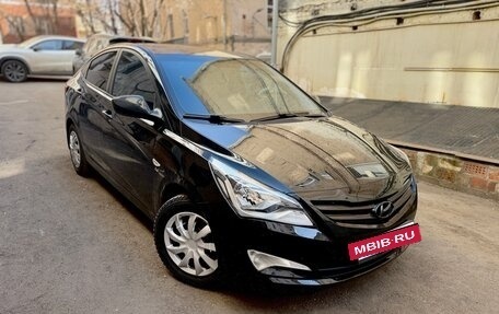Hyundai Solaris II рестайлинг, 2015 год, 940 000 рублей, 2 фотография
