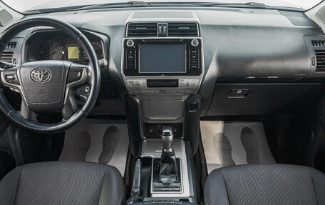 Toyota Land Cruiser Prado 150 рестайлинг 2, 2018 год, 4 799 000 рублей, 11 фотография