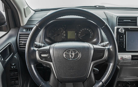 Toyota Land Cruiser Prado 150 рестайлинг 2, 2018 год, 4 799 000 рублей, 16 фотография