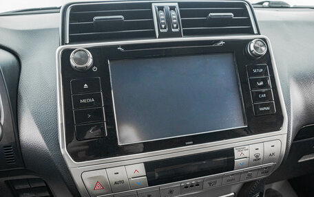 Toyota Land Cruiser Prado 150 рестайлинг 2, 2018 год, 4 799 000 рублей, 21 фотография