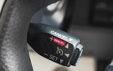 Toyota Land Cruiser Prado 150 рестайлинг 2, 2018 год, 4 799 000 рублей, 18 фотография