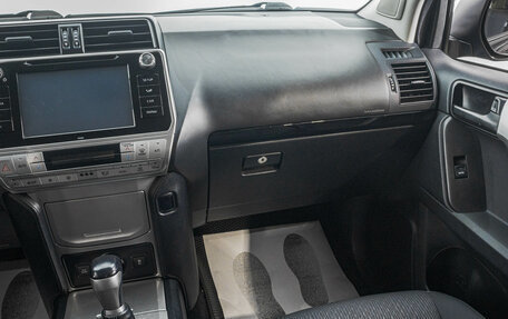 Toyota Land Cruiser Prado 150 рестайлинг 2, 2018 год, 4 799 000 рублей, 25 фотография