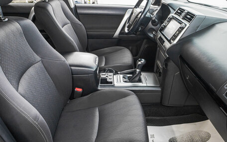 Toyota Land Cruiser Prado 150 рестайлинг 2, 2018 год, 4 799 000 рублей, 26 фотография