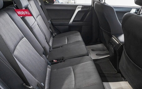 Toyota Land Cruiser Prado 150 рестайлинг 2, 2018 год, 4 799 000 рублей, 30 фотография