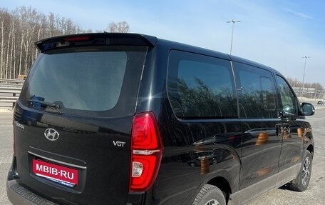 Hyundai Grand Starex Grand Starex I рестайлинг 2, 2019 год, 3 649 000 рублей, 4 фотография