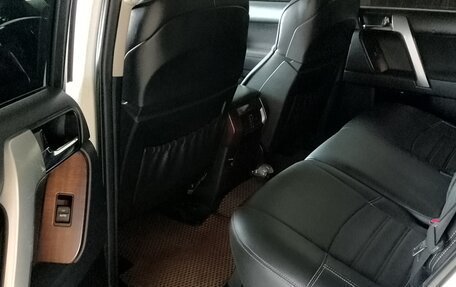 Toyota Land Cruiser Prado 150 рестайлинг 2, 2014 год, 3 250 000 рублей, 7 фотография