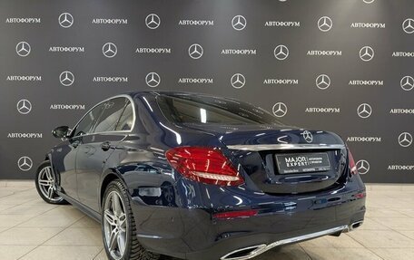 Mercedes-Benz E-Класс, 2019 год, 3 400 000 рублей, 7 фотография