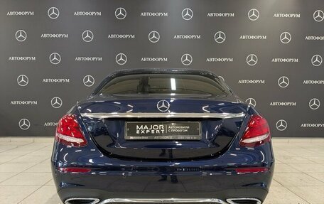 Mercedes-Benz E-Класс, 2019 год, 3 400 000 рублей, 6 фотография