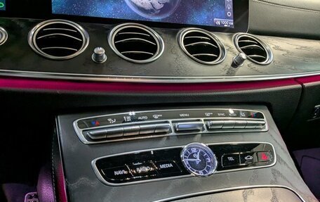 Mercedes-Benz E-Класс, 2019 год, 3 400 000 рублей, 18 фотография