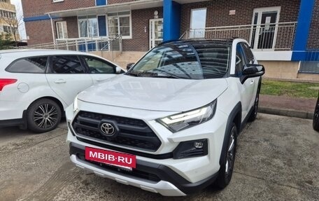 Toyota RAV4, 2024 год, 4 150 000 рублей, 2 фотография