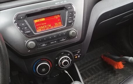 KIA Rio III рестайлинг, 2012 год, 830 000 рублей, 6 фотография