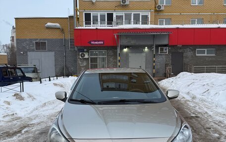 Hyundai Solaris II рестайлинг, 2012 год, 680 000 рублей, 1 фотография