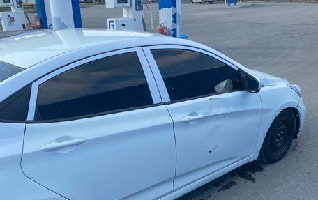 Hyundai Solaris II рестайлинг, 2013 год, 360 000 рублей, 2 фотография