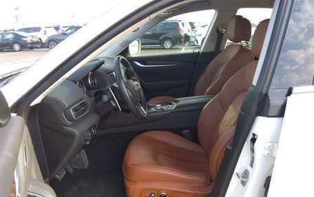 Maserati Levante I, 2022 год, 5 980 000 рублей, 7 фотография