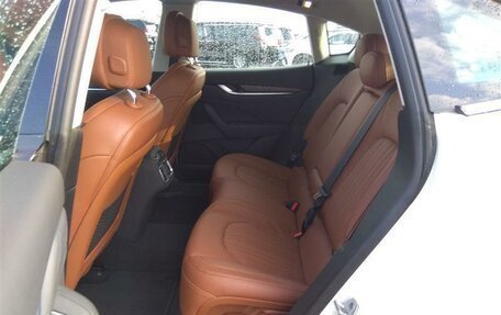 Maserati Levante I, 2022 год, 5 980 000 рублей, 8 фотография