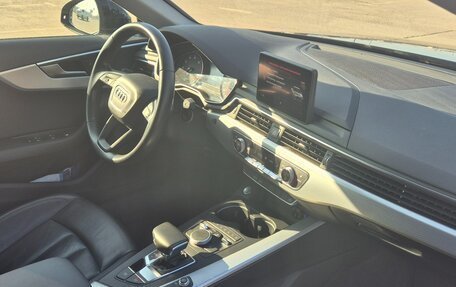 Audi A4, 2018 год, 2 500 000 рублей, 14 фотография