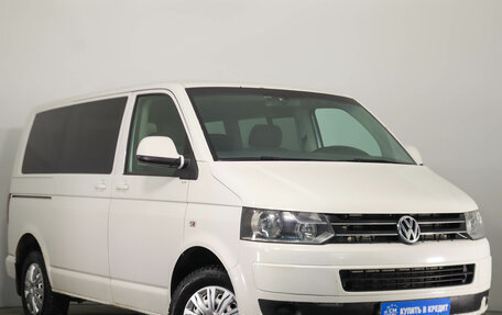 Volkswagen Caravelle T5, 2013 год, 2 149 000 рублей, 2 фотография